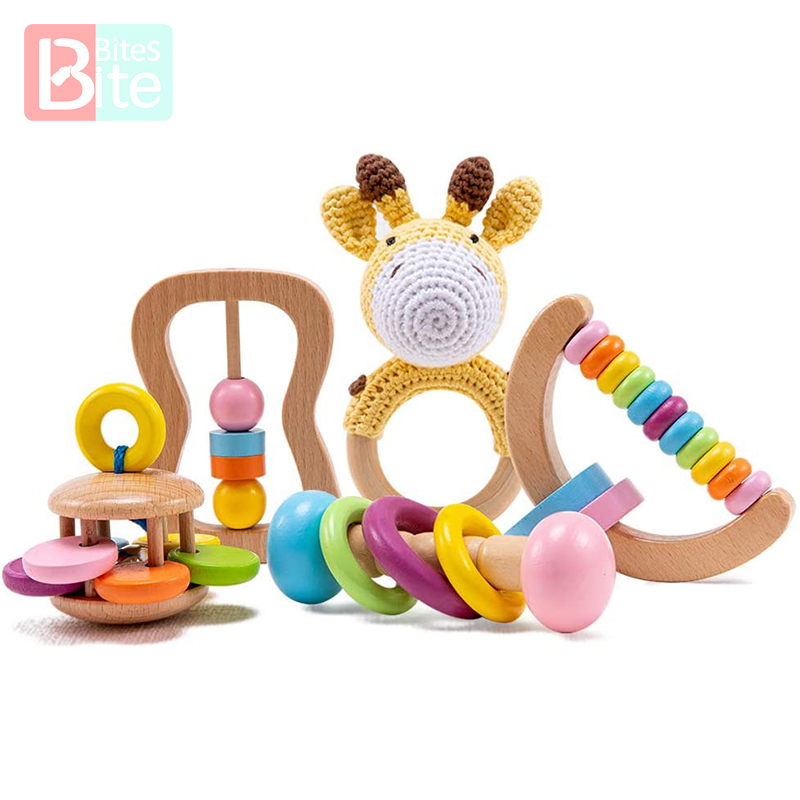 

5PCS Organic Safe Wooden Toys Baby Montessori Toddler Toy Grip DIY Crochet Rattle Soother Bracelet Teether Toy Set Baby Product LJ201118, Rattle set