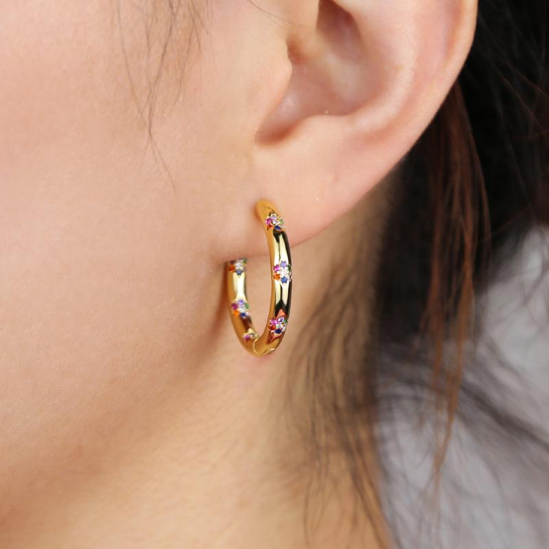 

Gold Color Circle Creole Hoop Earrings with 6pcs CZ Flowers White Rainbow CZ Round Loop Smooth Hoop Earrings for Women Jewelry