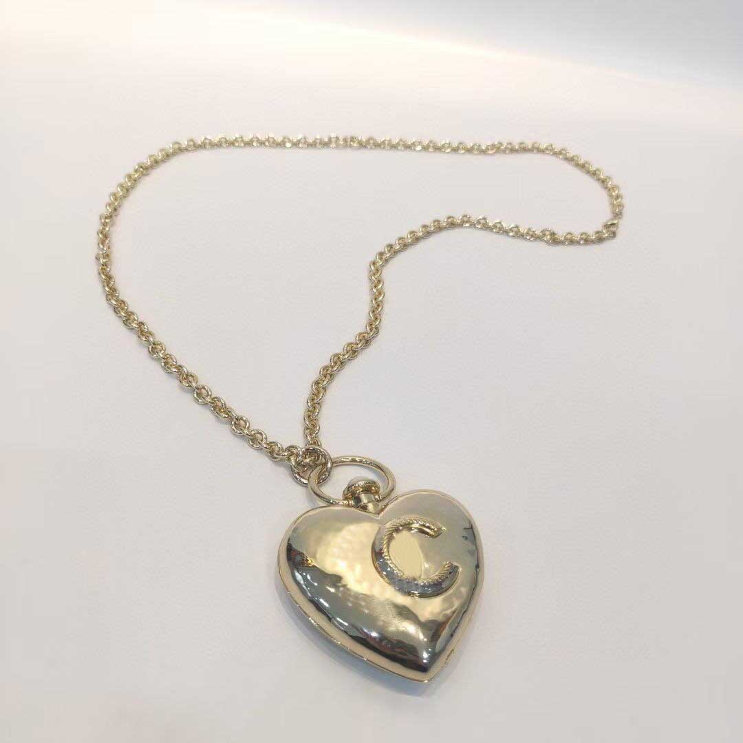 

2022 Luxury quality heart shape pendant Charm necklace in 18k gold plated can opened design for women wedding jewelry gift have box stamp P3777