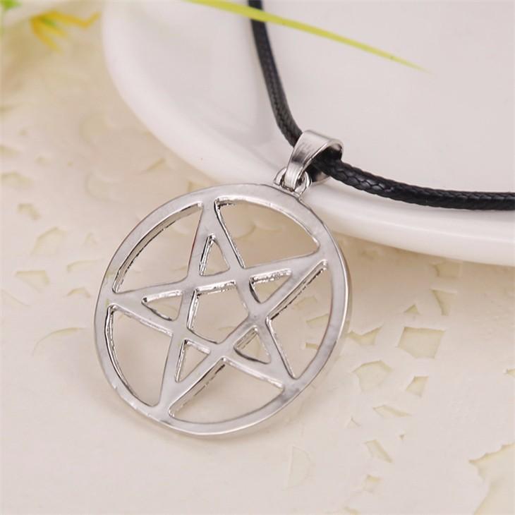 

Neo- Gothic Pentacle Neacklace Witch Dark Metal Metal Pentagram Shape Cool Necklace