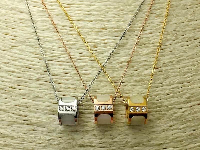 

Fashion Stainless Steel Rose Gold Color Love Crystal Shell Round Pendant Necklace Women Gift