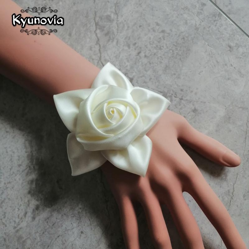 

Kyunovia Ivory Customized Pearls Wrist Corsage Wedding Flower Rose Bridesmaid Wrist Corsage Silk Ribbon Bride KY134, Wrist corsage ivory