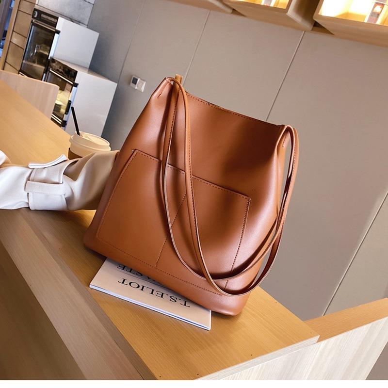 

Women's single shoulder bucket bag in autumn and winter of 2021