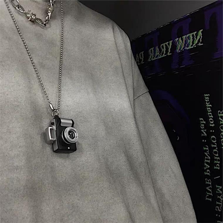 

New Cool Flash Camera Pendant Stainless Steel Necklace, Vintage Long Chain Punk Jewelry for Women Man Friendship Girl Gifts