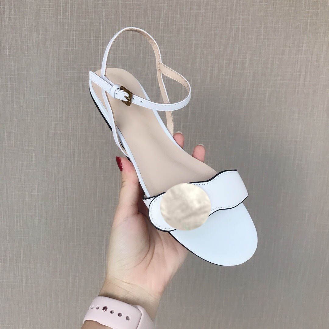 

21ss fashion Genuine Leather Women Luxurys Designers Sandals Buckle Strap black and white banquet shoes Ladies Flat slides Sandals EUR 35-41
