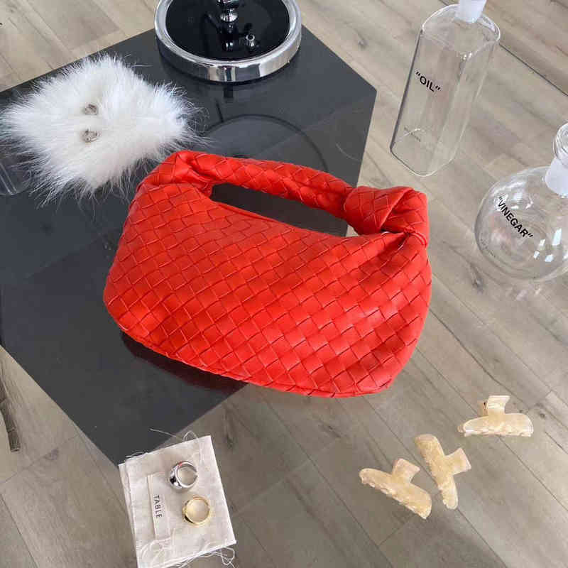 

2022 Fashion Korean style Handmade Woven Mini Jodie Medium Size Bag Pouch Clutch PU Synthetic Leather Y220304, Random little freebies