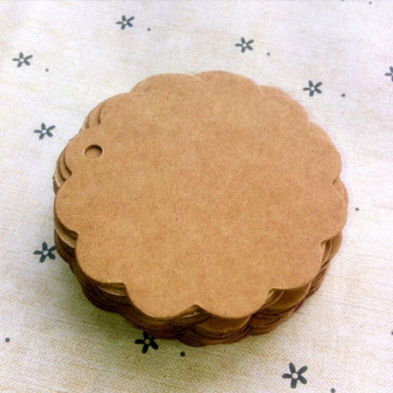 

100Pcs DIY Round Lace Shaped Kraft Paper Labels Trunk Price Marks Tags for Wedding Decoration Card Making 3Colors 6x6cm1