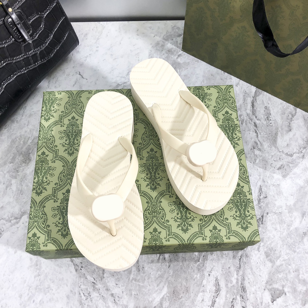 

Luxury Designer women slippers V-shaped flip flops fashion summer bright colors comfortable wear-resistant beach sandals slides size 35-42