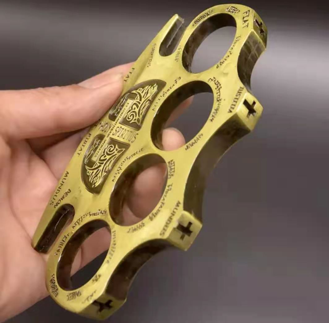 

Tiger finger four finger self-defense weapons will hand in hand with the tiger finger fist buckle self-defense fighting supplies equipment00
