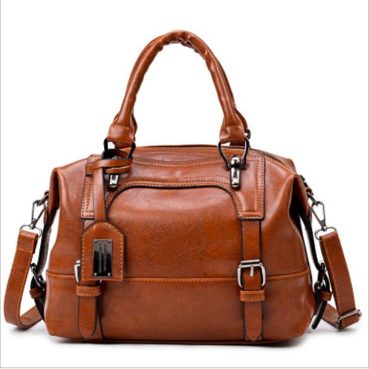 

2021 new retro handbag simple and versatile oil wax leather shoulder messenger bag Boston bag, Black