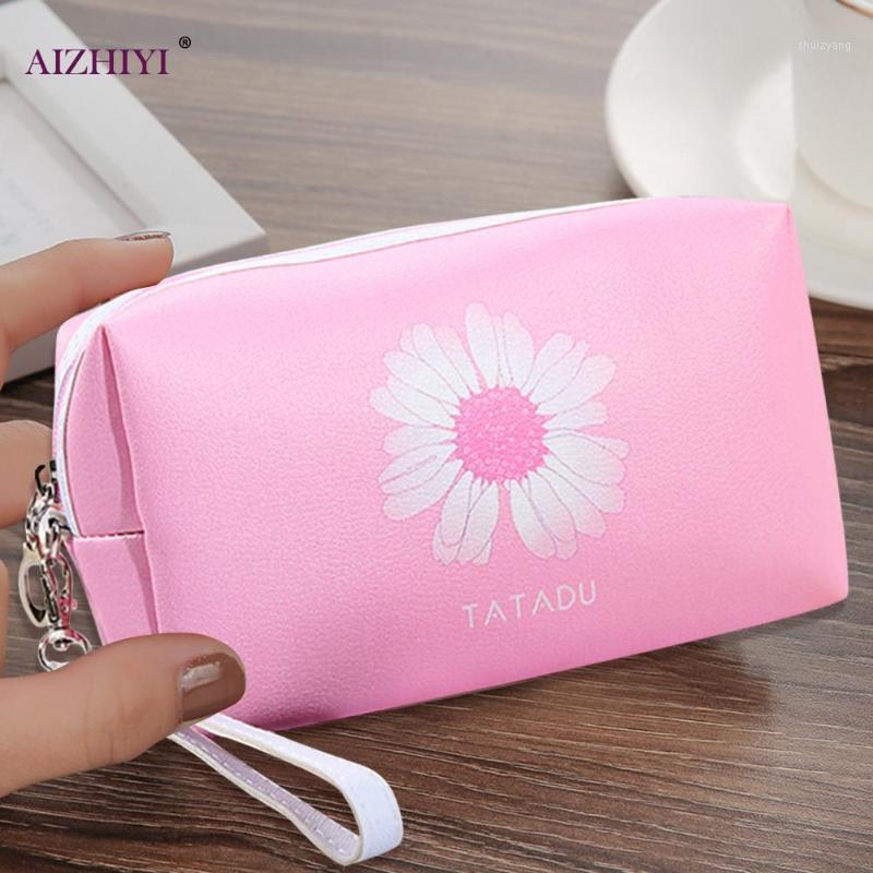 

PU Leather Cosmetic Bag Classic Texture Delicate Creative Design Women Daisy Flower Make Up Pouch Wash Toiletry Organizer1, Black