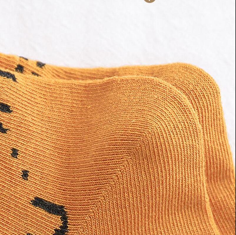 

9 colors new letters ladies girls casual cotton socks breathable tube socks gift party fashion socks wholesale price, Pink;yellow