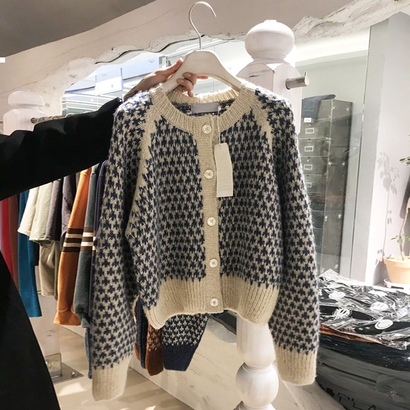 

Autumn 2021 New and Winter New Women's Clothing Loops Cardigan Sweater Wool Designer Auow BGR5