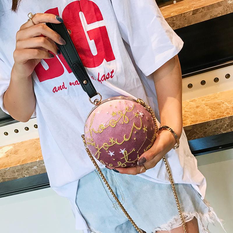 

Dropshipping 2020 Unique Velvet Iron-On Lady Handbag Red Shoulder Clutch Bag Spherical Evening Bag Small Purse Chain Shoulder, Black