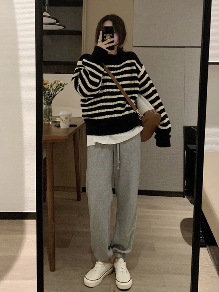 

2021 New Hong Kong Retro Relaxed Lazy Style Striped Sweater for the Fall and Winter YJFF, White