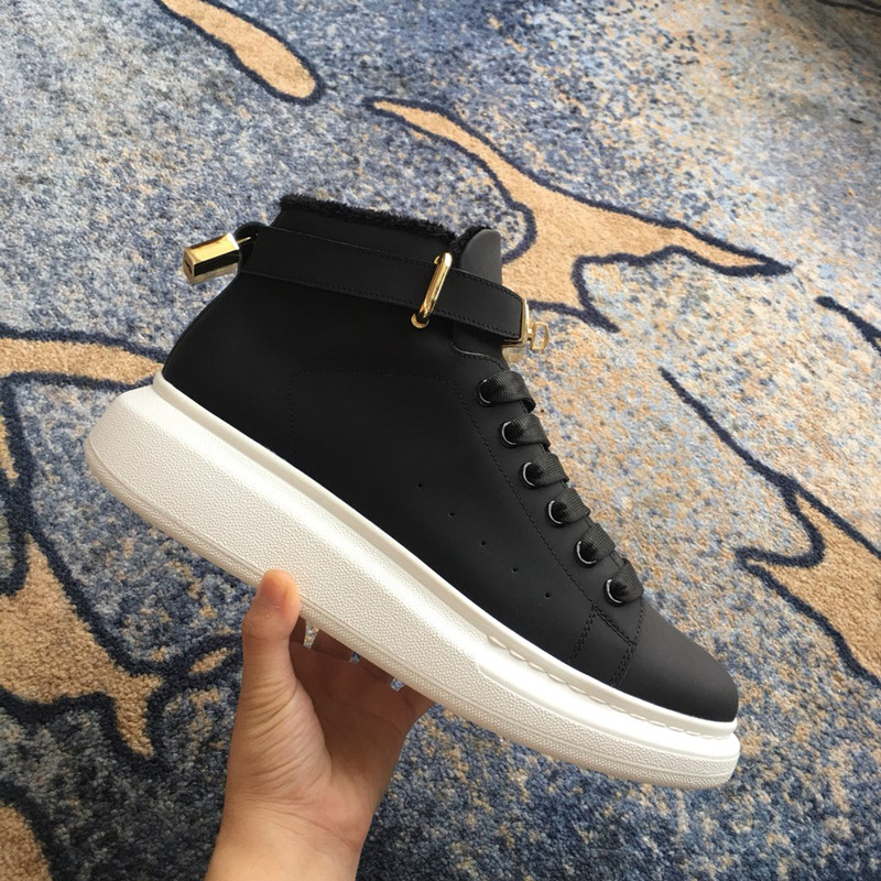 

Dirty Version New Season Shoe Fashion Women Shoes Men's Leather Lace Up Platform Sole Sneakers White Black Casual Shoes xsd191027