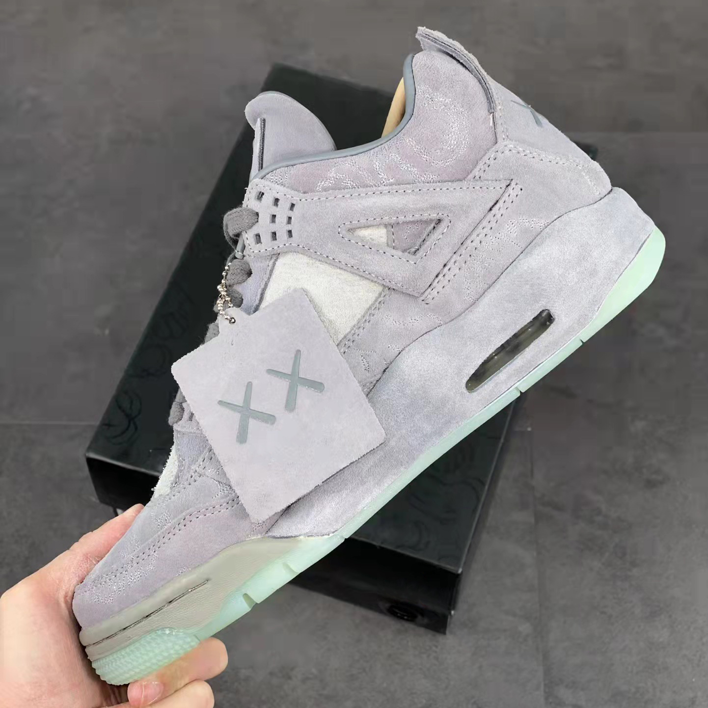 

High Quality Jumpman 4 Retro Kaws XX Sport Shoes Companion Design Grey Sneakers Men Running Shoes, Box
