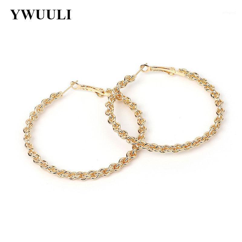 

Charm Simple Korean Exaggerated Big Round Circle Hoop Earrings For Women Weave Twisted Geometric Lady Fashion Jewelry RY4571