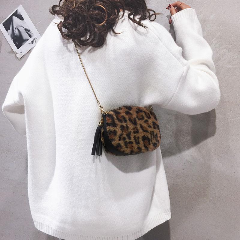 

Online celebrity ins leisure bag 2021 new Leopard tassel slung handbag cute plush chain small square bag, Black