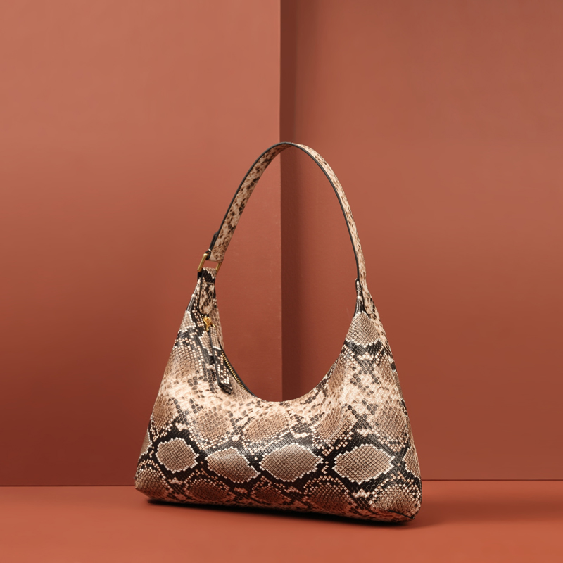 

Casual lady Shoulder Bag Fashion Designer Womens Black Cross body Bags Genuine Leather Women Handbag Travel pack England Style 1117