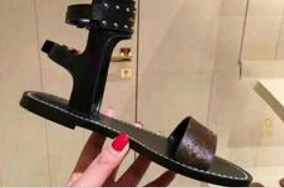 

2022 MEW Popular Summer Ladies Canvas gladiator style flats shoes black golden studs women's nomad sandal Party Sexy Fashion Ladies Shoes, Brown