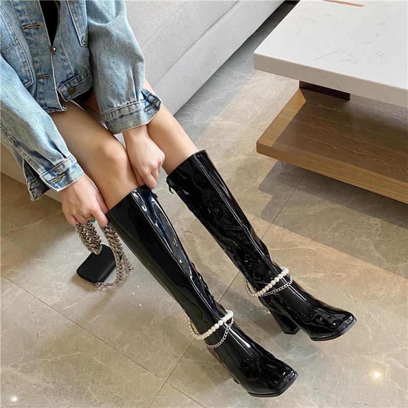 

2021 New style personalized decorative pearl chain black square side zipper high heel boots