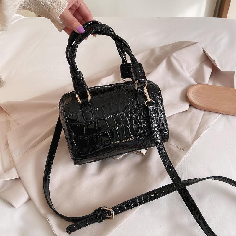 

Vintage Solid Color Purse Women PU Leather Crossbody Tote Bag Fashion Alligator Pattern Street Commuter Crossbody Handbag, Black