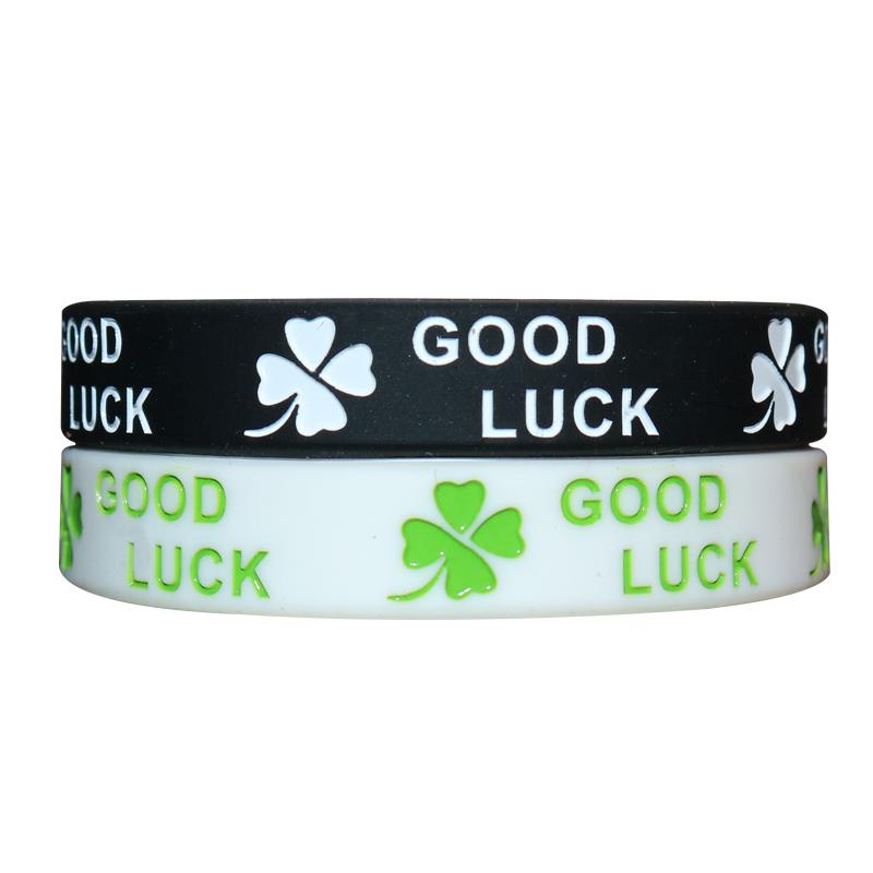 

Charm Bracelets 1PCS Four-leaf Clover Silicone Bracelet For Woman Fashion Wristband Rubber Elastic Hand Change Man Accessories Gift