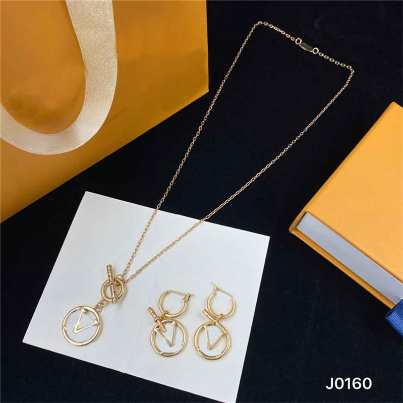 

Stylish Letter Round Necklace Earrings Women Metal Chain Eardrops Hip Hop Necklaces Europe America Studs Jewelry With Stamps, As pic