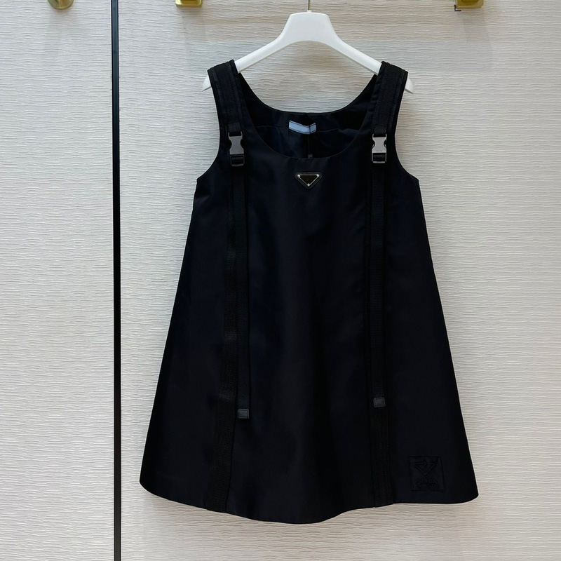 

2021 Early Spring New Black Sleeveless A-line Dress Women Fashion Temperament Triangle Badge Embroidery Vest Dress