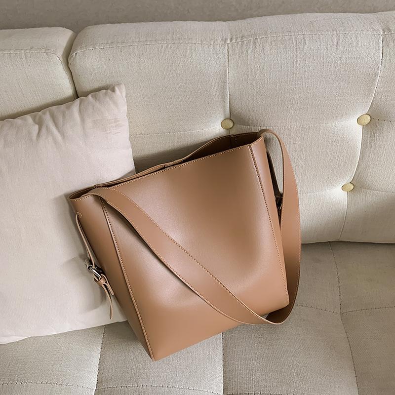 

2021 Genuine PU Leather Cross Body Shoulder Bags for Women Girl Fashion Simple Portable Leisure Bucket Bag messenger hot sale, Beige