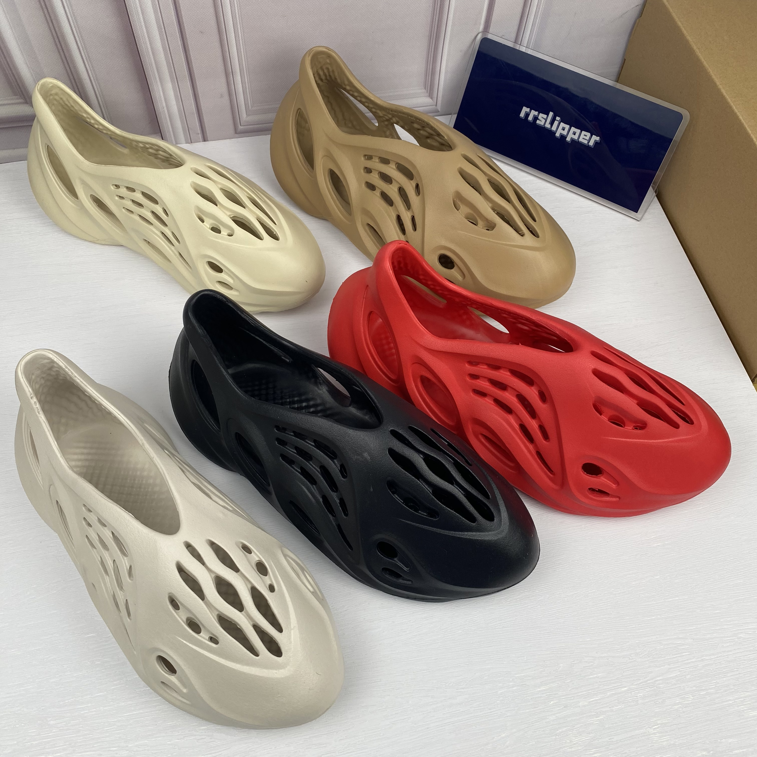 

Classic designer slide West slippers beach spring and autumn summer multicolor flat bottom men and women resin sandals slipper graffiti bone rubber 36-45 [with box], Colour 18