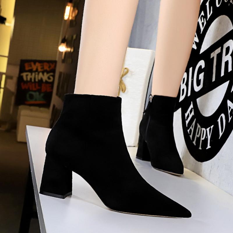 

European And American Style Fashion Simple Thick Heel High Heel Pointed Pedicure Was Thin Nightclub Sexy Short Boots Women And N, Black fleece