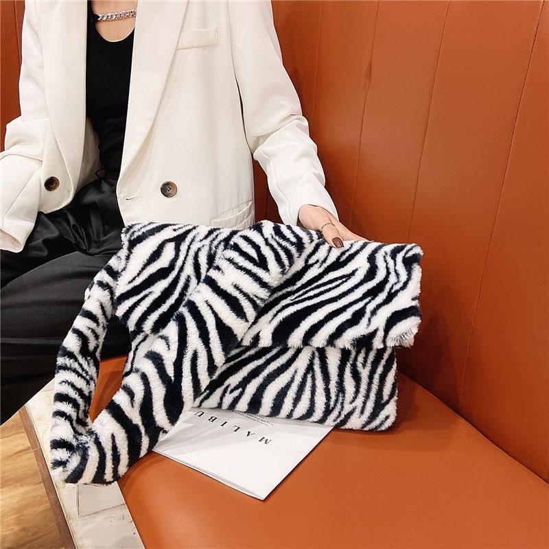 

Winter Woman Clutch Crossbody Bag 2021New Plush Shoulder Bags Large capacity Fashion Retro Bolsa Phone Pack Female Messenger Bag, C shoulder bag