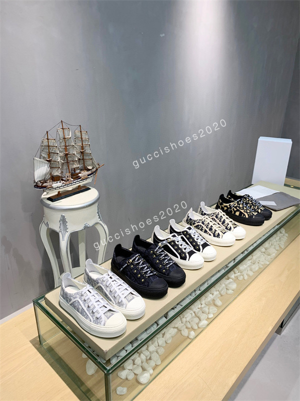 

2022 Classic Designers Casual Shoes patent leather Sneakers Genuine Leather High quaitly Luxurys red shoe Canvas mate Trainers size35-45, 04