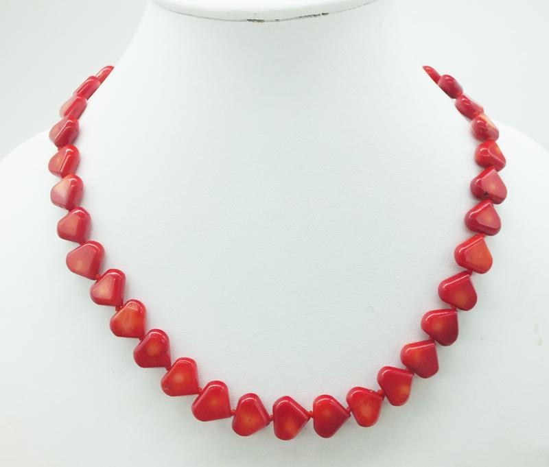 

real, exquisite natural coral necklace. Ladies banquet jewelry necklace. 18