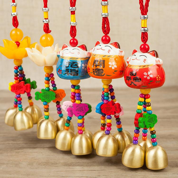 

Ceramic Maneki Neko Keychains Smiling Good Lucky Cat Keychain Ceramics Bell Car Pendant Wind Chimes Figurine Key Chain Keyring