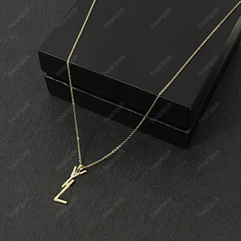 

2022 Women Designer Necklace Jewelry Luxury Designers Letter Chains Pendent Gold Necklaces Party Accessories Silver Y Necklace Box