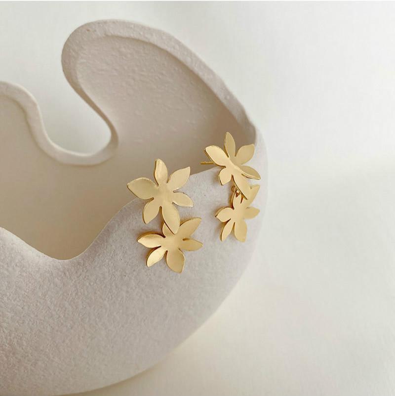

Fashion Geometric Metal Flower Earrings for women Creative gold plated jewelry party