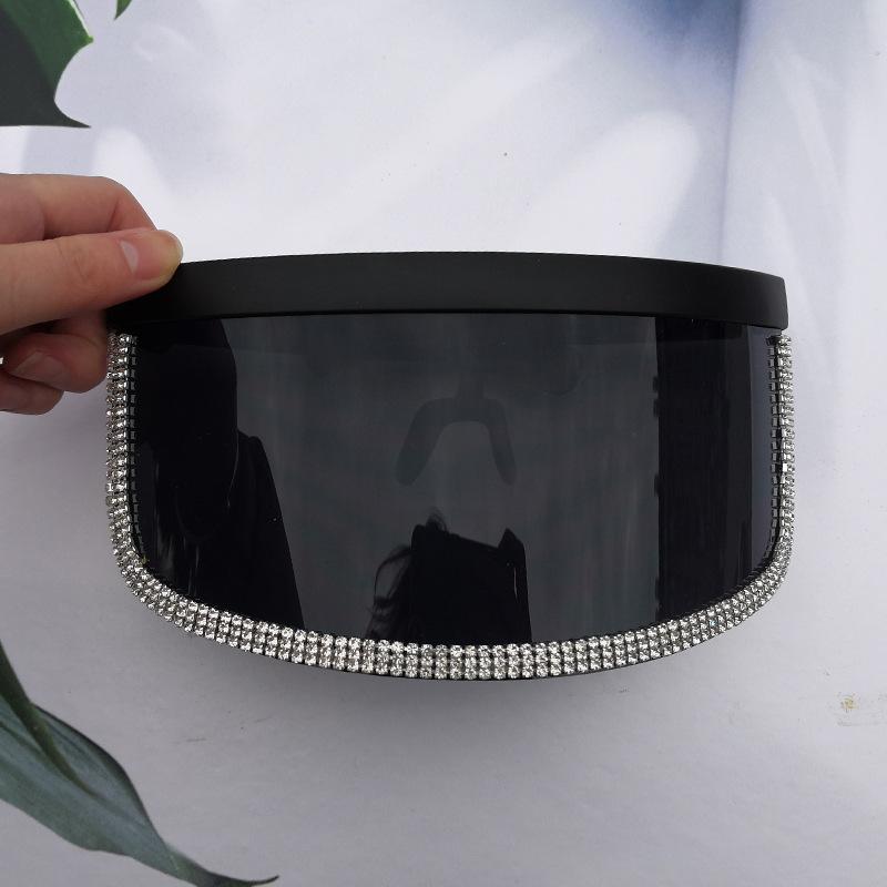 

Sunglasses 2021 Design Fashion Goggle Oversized Women Vintage Windproof Diamond Sun Glasses For Female UV400