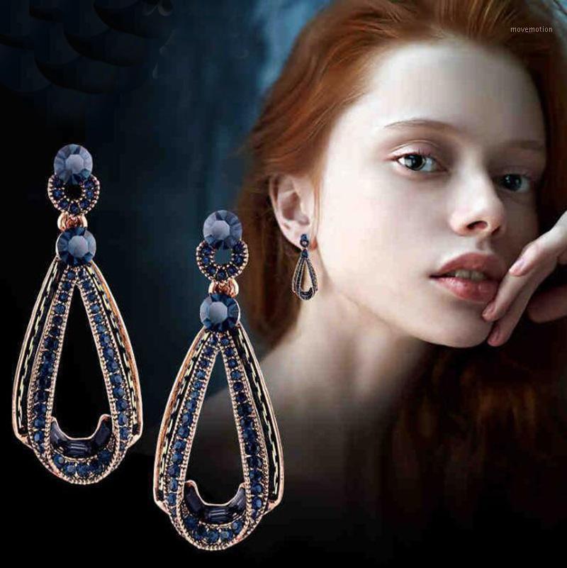 

2020 new women's fashion classic black gem retro elegant earrings1