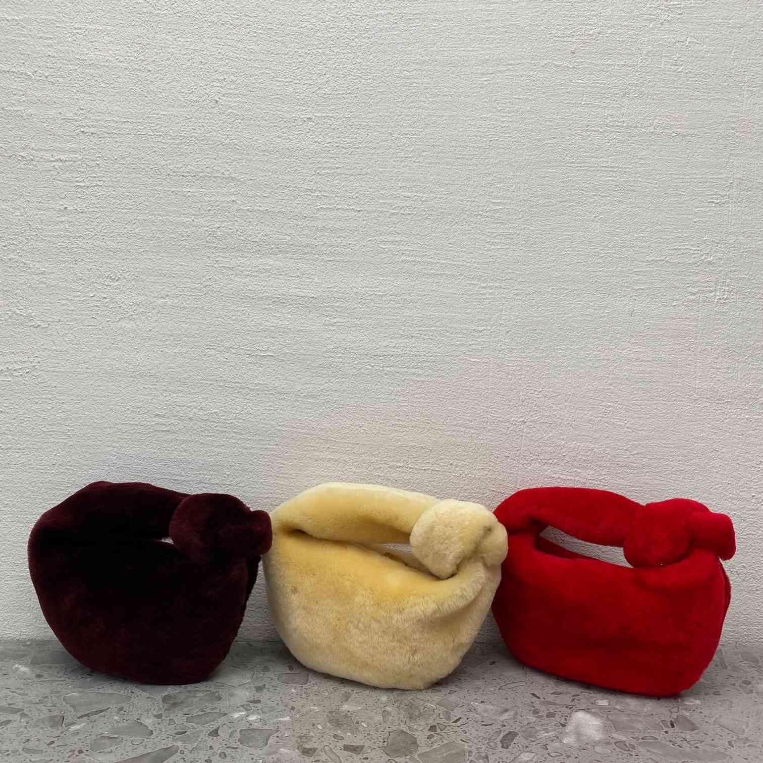 

Autumn and winter Mini wool sheepskin Jodie hand holding lamb fluffy knot hand bvs_ 8 cloud bag in handxwl Bottegas Venetas cVE, Wool wine red
