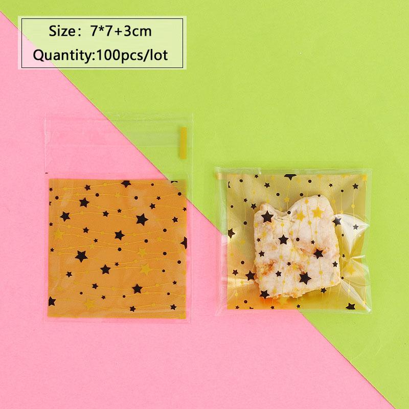 

50pcs Christmas Gift Packaging Cookies Self-Stick Bags Xmas Theme Line Cartoon Gold Starry Sky Black Star Cellophane Biscuit Bag