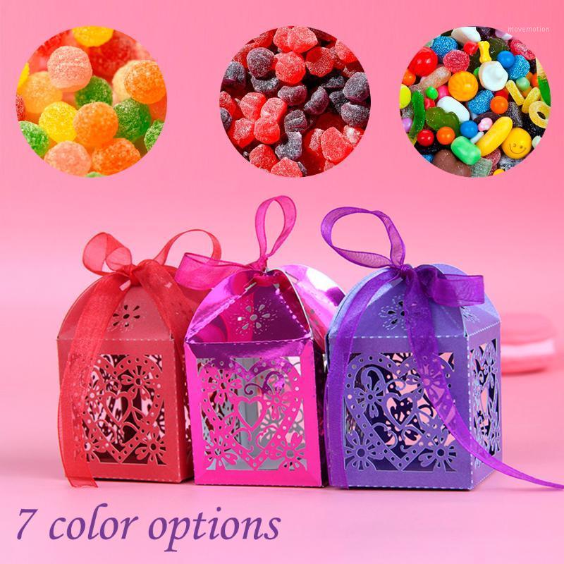 

50Pcs/set Love Heart Party Wedding Hollow Carriage Favors Gifts Candy Boxes With Ribbon Baby Shower Wedding Party Supplies1