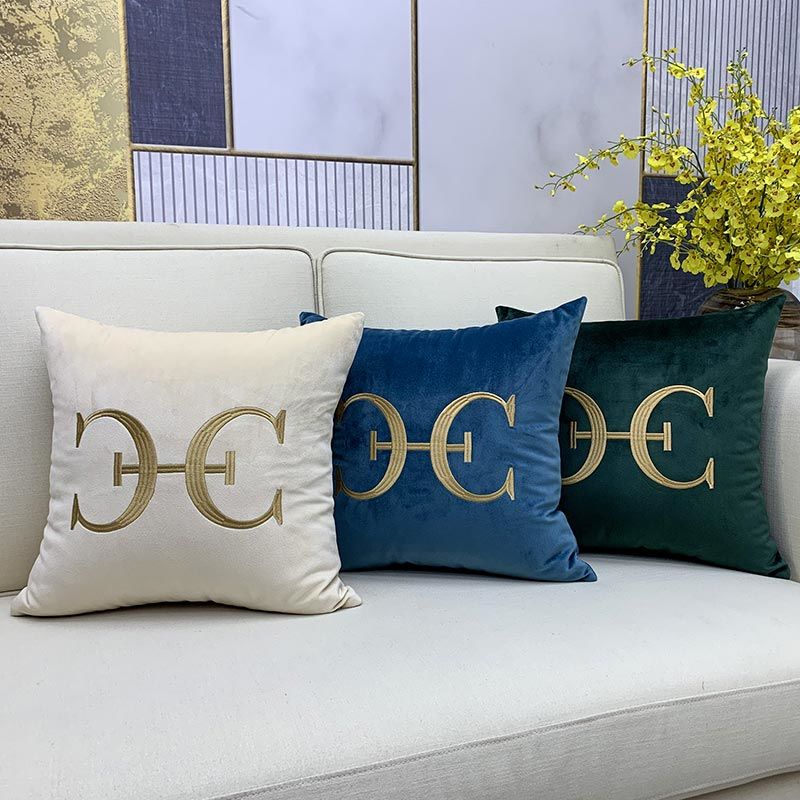 

Luxury Square Letter Cushion Designer Decorative Pillow Luxurys Designers Cushion Fashion Pillow Home Decor 5 Color Four Seasons 2202242D