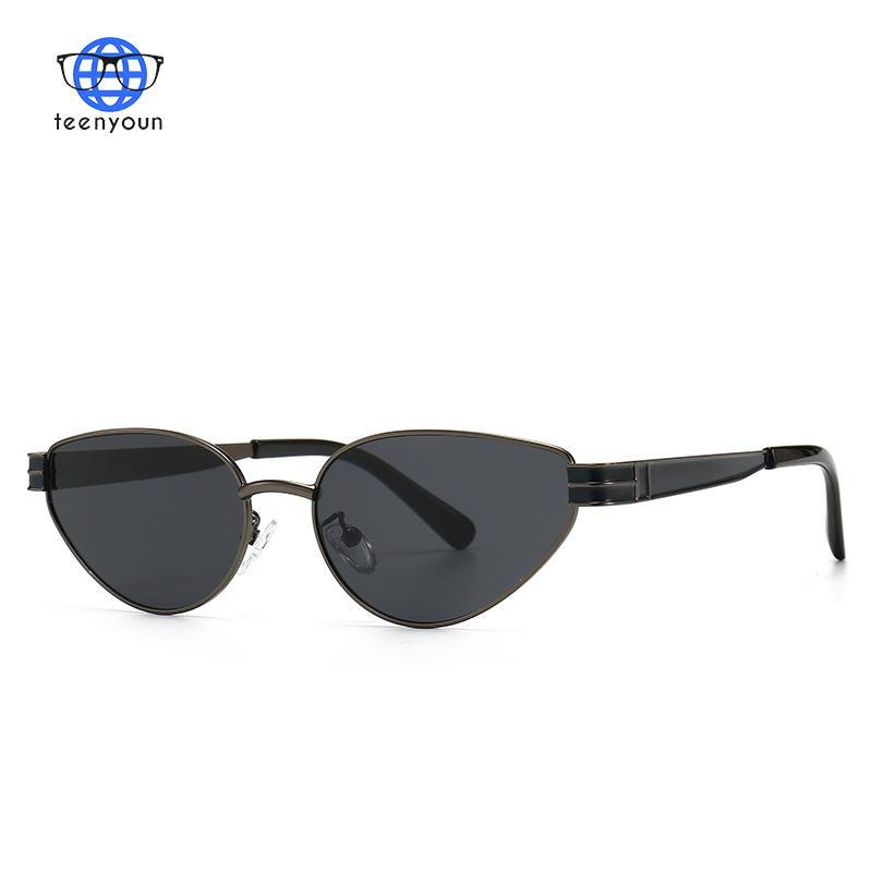 

TEENYOUN 2021 Metal Frame Cat Eye Sunglasses Men Brand Small Triangle Sun Glasses for Women Oculos UV400 Oculos de so Eyewear