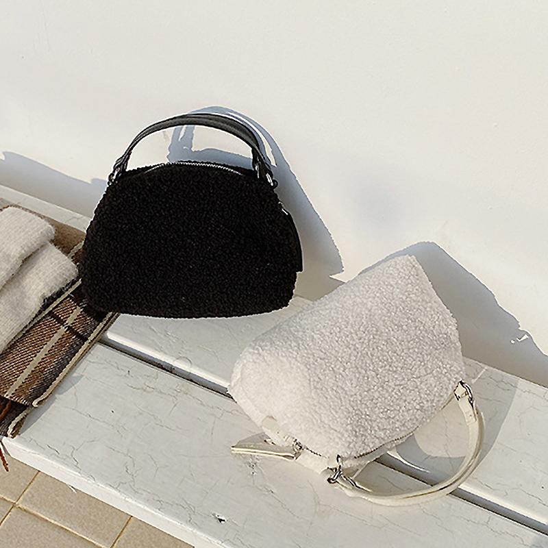 

Retro Ladies Plush Shell Bag Simple Woman Shoulder Bag Niche Design Handbag for Female 2021 Trend Crossbody Fashion Purses, Black