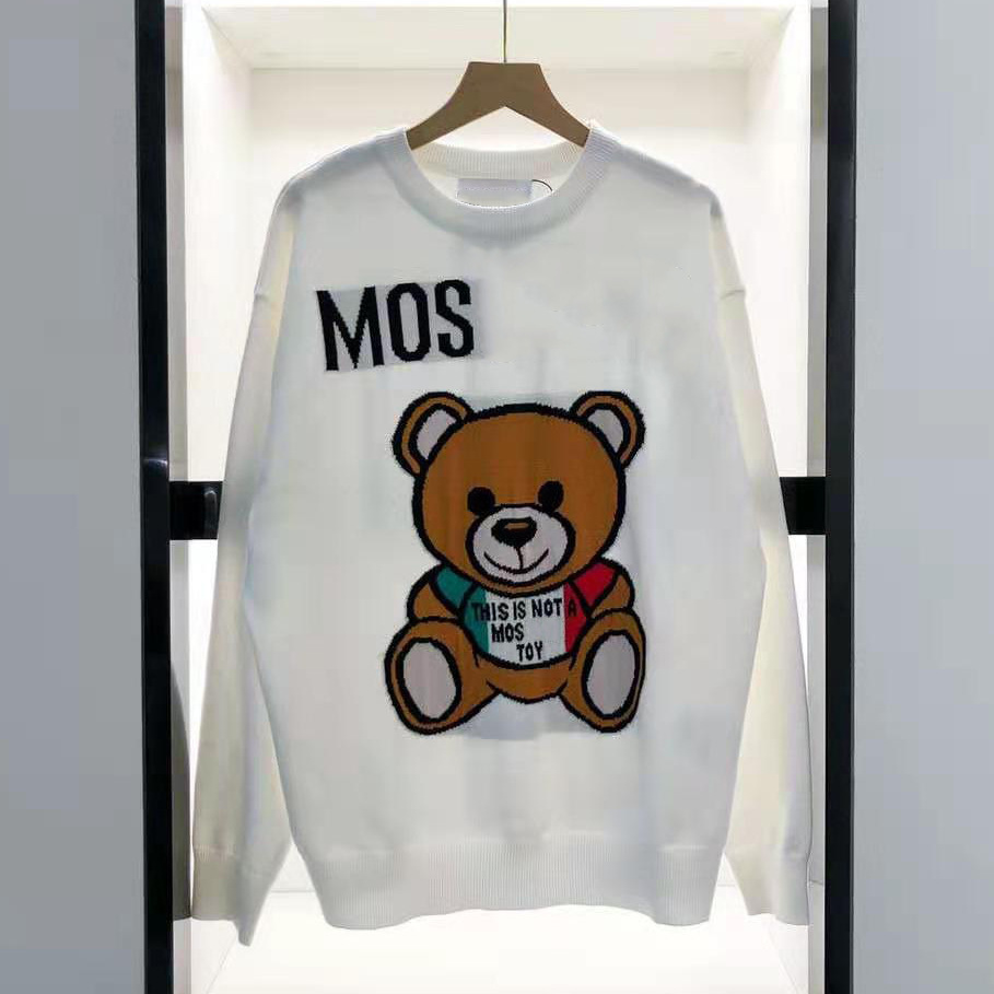 

Chao brand mos2021 autumn and winter red and green bear cute age reducing bear round neck Crochet knitted sweater, White;black