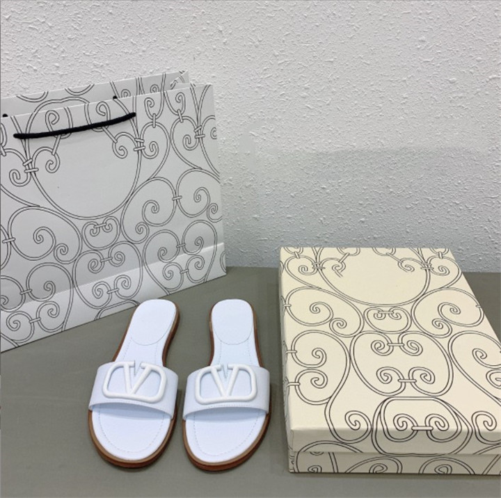 

2022 women slippers Europe and America designer buckle sandal fashion brand Genuine Leather Rubber slide beach comfortable party shoes large size 35-40, White
