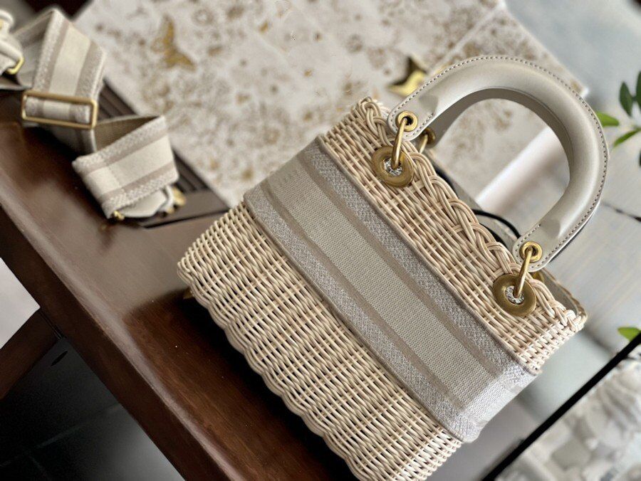 

Designers Tote Crossbody Bag Luxurys Handbags Embroidery string Straws Wicker Hand-woven Knitting Straw Fashion 2022 Trend WICKER Basket Bags Wholesale, Cream